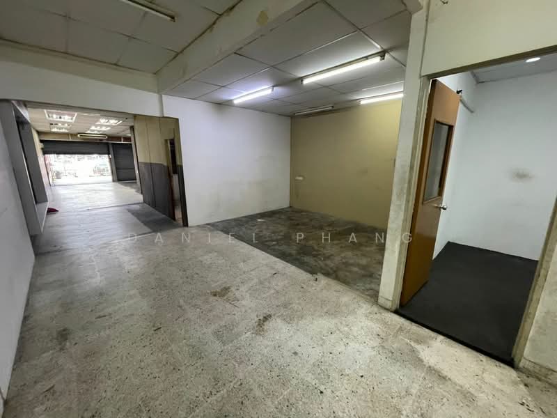 Jelutong Jalan Tan Sri Teh Ewe Lim Shophouse untuk Untuk Disewa - RM 4,500 /bulan, Feb 2026 - Interior - PropertyGuru.com.my