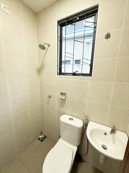 Semi-Detached House for Sale in Johor Bahru (Johor) - Constance Chan - Bathroom - PropertyGuru.com.my