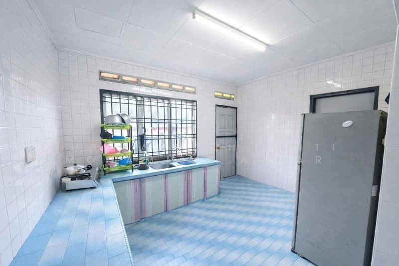 Laman Beringin @ Taman Rinting untuk Untuk Dijual - RM 468,000, Feb 2026 - Kitchen - PropertyGuru.com.my