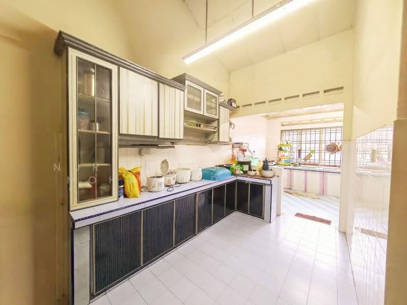 Laman Beringin @ Taman Rinting untuk Untuk Dijual - RM 468,000, Feb 2026 - Kitchen - PropertyGuru.com.my