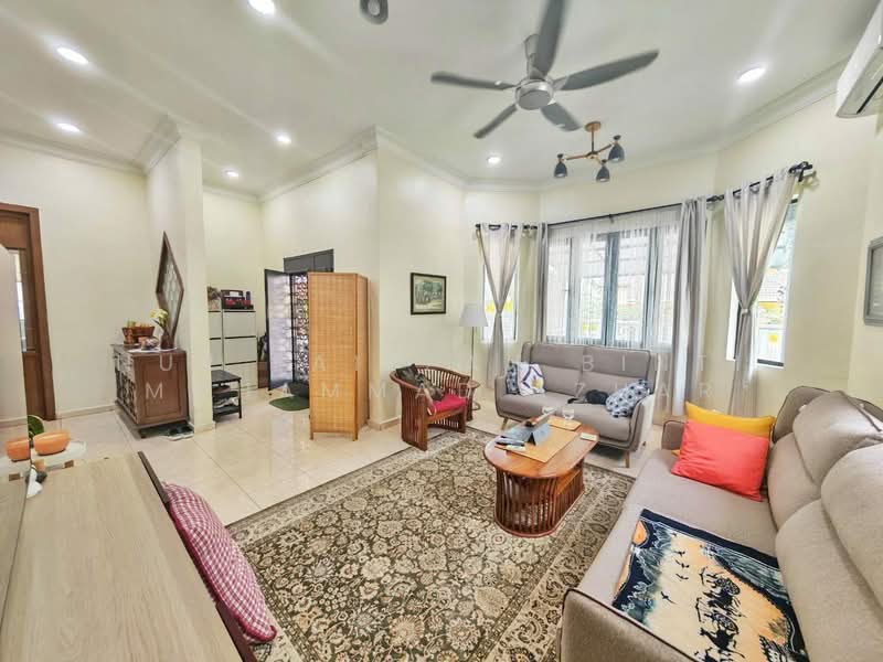 Bungalow for Sale in Kampung Stulang (Johor Bahru) - Nur Faiezah Binti Mohammad Azhar - Living Room - PropertyGuru.com.my