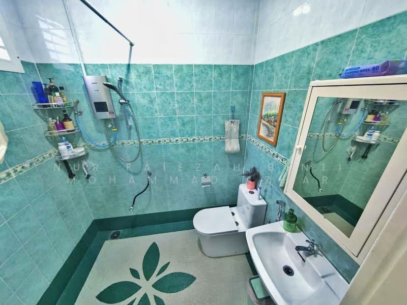Bungalow for Sale in Kampung Stulang (Johor Bahru) - Nur Faiezah Binti Mohammad Azhar - Bathroom - PropertyGuru.com.my