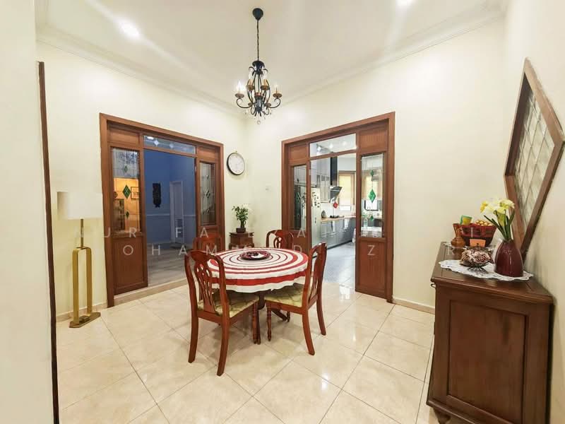 Bungalow for Sale in Kampung Stulang (Johor Bahru) - Nur Faiezah Binti Mohammad Azhar - Dining Room - PropertyGuru.com.my