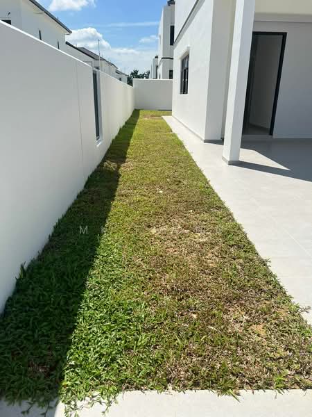 Cluster House for Sale in Eco Botanic (Iskandar Puteri (Nusajaya)) - MK Foong - Side land - PropertyGuru.com.my