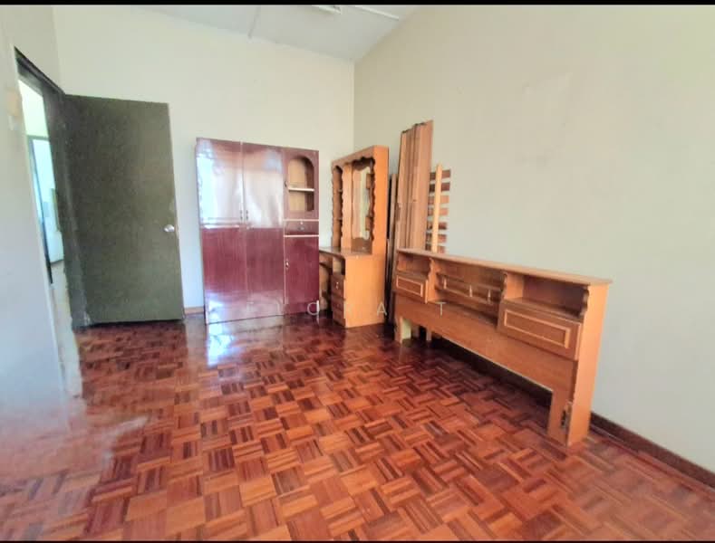 OUG, Taman Overseas Union (Taman Oug) untuk Untuk Disewa - RM 1,600 /bulan, Feb 2026 - Bedroom - PropertyGuru.com.my