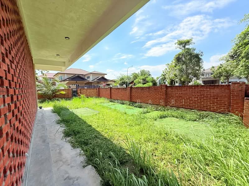 Bungalow for Sale in Nilai (Negeri Sembilan) - Hassan Basri Suhaimi - Exterior - PropertyGuru.com.my