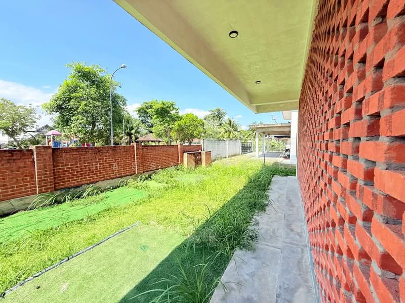 Bungalow for Sale in Nilai (Negeri Sembilan) - Hassan Basri Suhaimi - Exterior - PropertyGuru.com.my