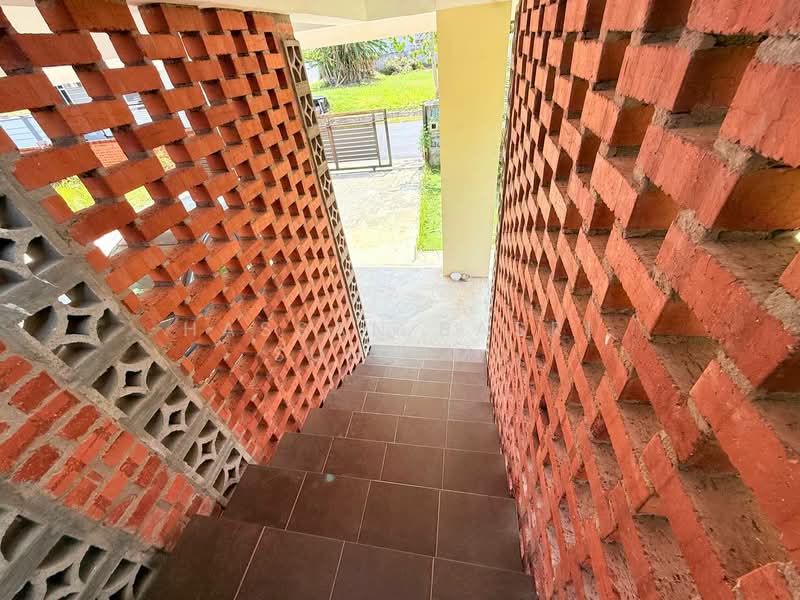 Bungalow for Sale in Nilai (Negeri Sembilan) - Hassan Basri Suhaimi - Entrance - PropertyGuru.com.my