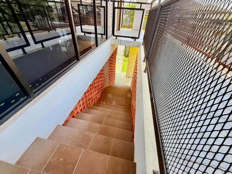 Bungalow for Sale in Nilai (Negeri Sembilan) - Hassan Basri Suhaimi - Exterior - PropertyGuru.com.my