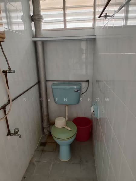 Taman Lip Sin Block 1, 3 & 5 untuk Untuk Dijual - RM 320,000, Feb 2026 - Bathroom - PropertyGuru.com.my