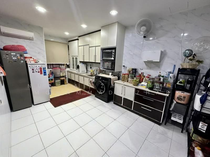 2-storey Terraced House for Sale in Taman Sri Pulai Perdana (Skudai) - Nur Faiezah Binti Mohammad Azhar - Kitchen - PropertyGuru.com.my