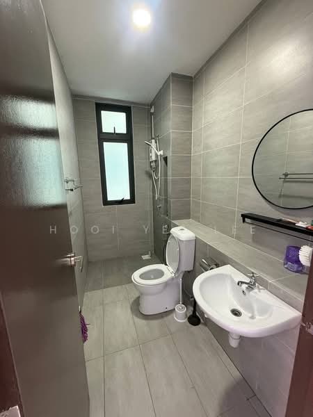 Service Residence for Sale at 8Scape Residence @ Sutera - Hooi Yee Lee - Bathroom - PropertyGuru.com.my