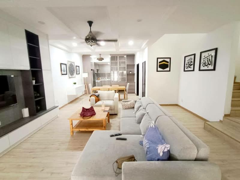 Cluster House for Sale in Sunway Alam Suria (Shah Alam) - Ahmad Khairi - Living Room - PropertyGuru.com.my