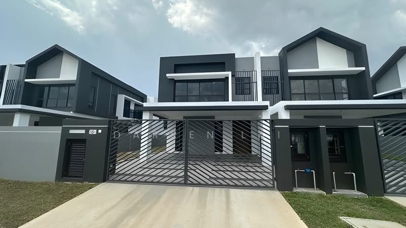 Cluster House for Sale in Shah Alam (Selangor) - Darren Lai - Exterior - PropertyGuru.com.my