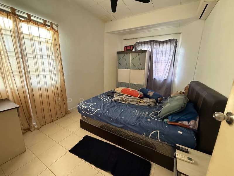 Townhouse for Sale in Taman Tampoi Indah 2 (Tampoi) - Hooi Yee Lee - Bedroom - PropertyGuru.com.my