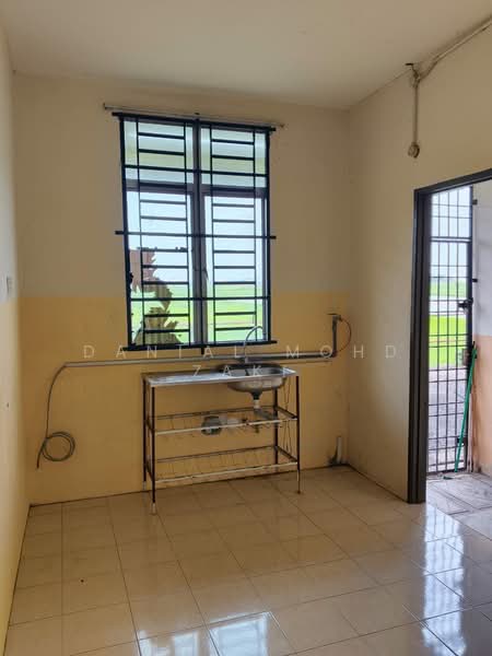1-storey Terraced House for Sale in Taman Seri Kota (Langgar) - Danial Mohd Zaki - Kitchen - PropertyGuru.com.my