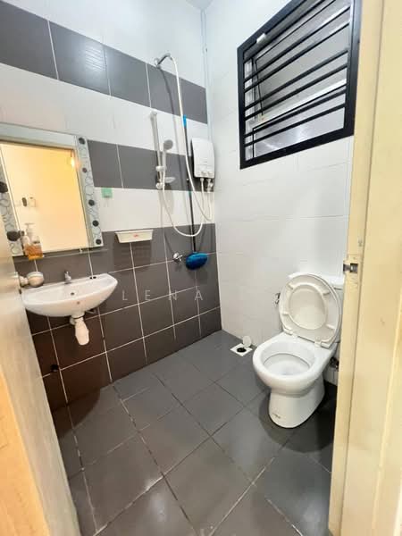 Imperial Jade Residenz untuk Untuk Disewa - RM 2,800 /bulan, Feb 2026 - Bathroom - PropertyGuru.com.my