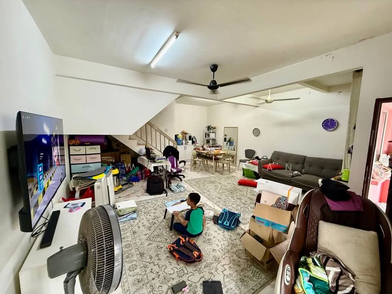 2-storey Terraced House for Sale in Taman Universiti Bangi (Kajang) - Ajwad Azizan - Living Room - PropertyGuru.com.my