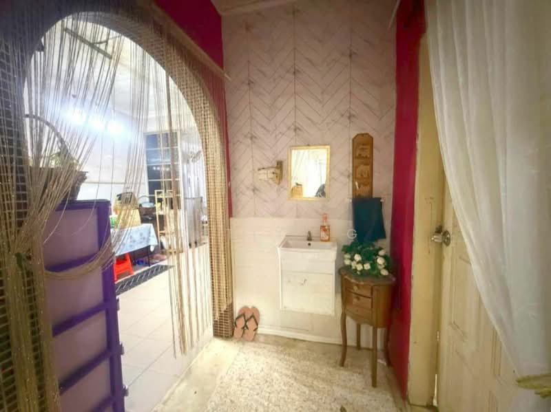 Semi-Detached House for Sale in Kampung Seri Jaya (Tampoi) - Betty Ng - PropertyGuru.com.my