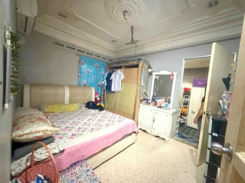 Semi-Detached House for Sale in Kampung Seri Jaya (Tampoi) - Betty Ng - PropertyGuru.com.my