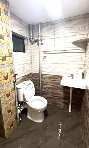 Bayan Lepas untuk Untuk Disewa - RM 2,500 /bulan, Mac 2026 - Bathroom - PropertyGuru.com.my