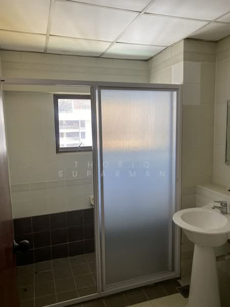 Condominium for Sale at Villa Puteri - Thoriq Suparman - Bathroom - PropertyGuru.com.my