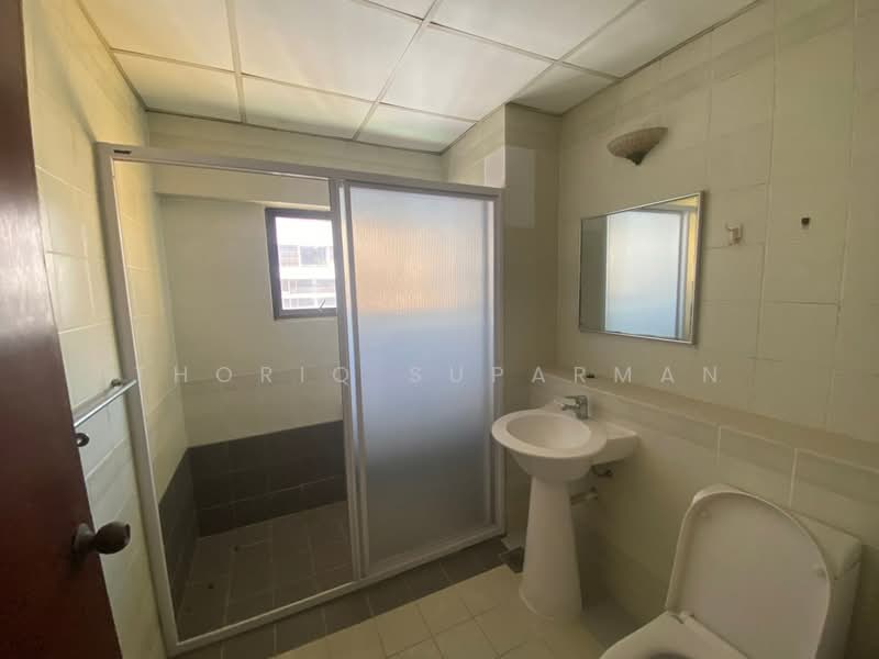 Condominium for Sale at Villa Puteri - Thoriq Suparman - Bathroom - PropertyGuru.com.my