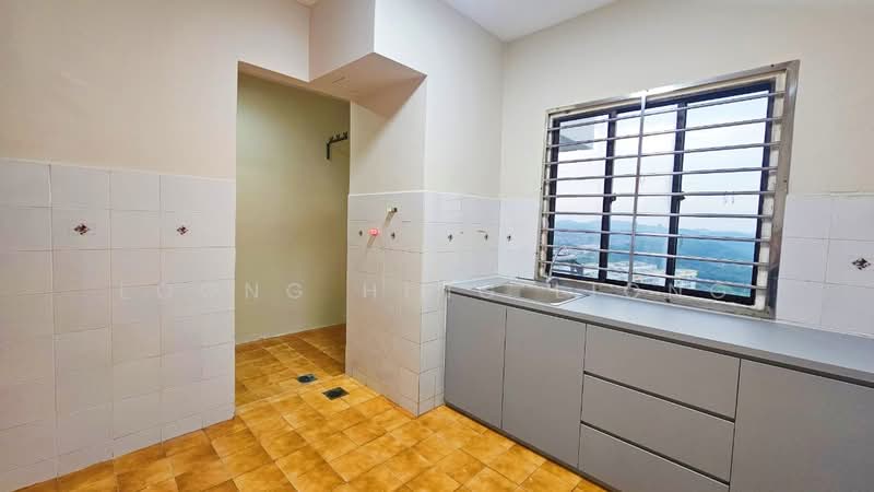Apartment for Sale at Seri Mutiara Apartment - Loong Hing Liong - Kitchen - PropertyGuru.com.my
