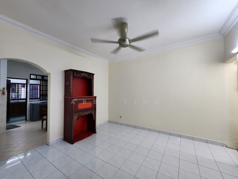1.5-storey Terraced House for Sale in Bandar Seri Alam (Masai) - Abby Ting - Living Room - PropertyGuru.com.my