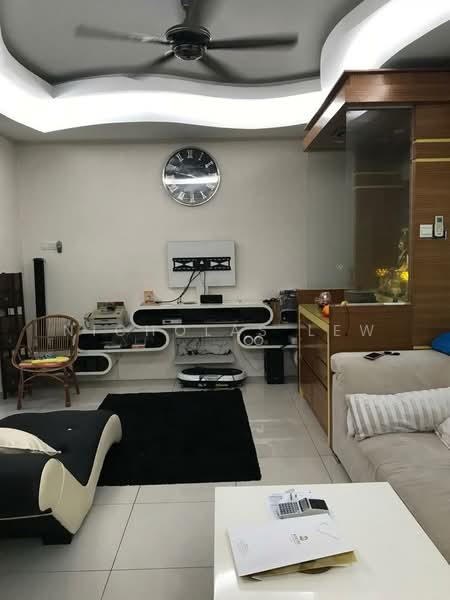 Townhouse for Rent in Serdang (Seri Kembangan) - Nicholas Lew - Living Room - PropertyGuru.com.my