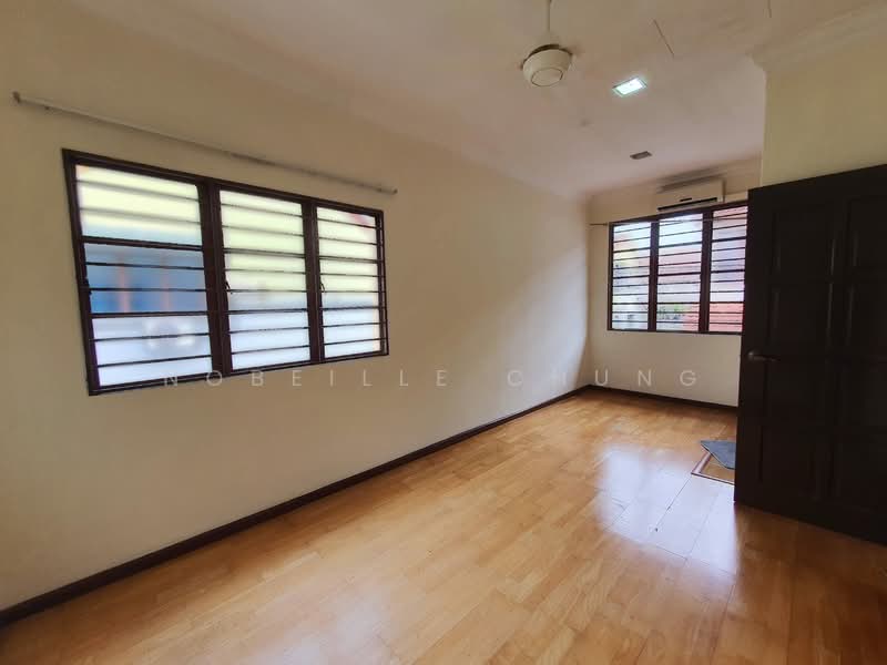 2-storey Terraced House for Sale in Putra Permai (Subang Jaya) - Nobeille Chung - Living Room - PropertyGuru.com.my