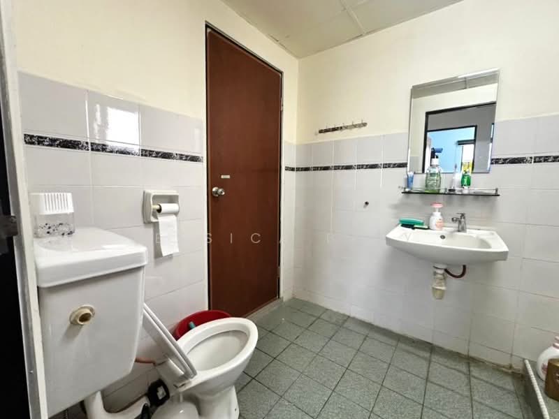 Apartment for Sale at Seri Mutiara Apartment - Jessica Boey - Bathroom - PropertyGuru.com.my