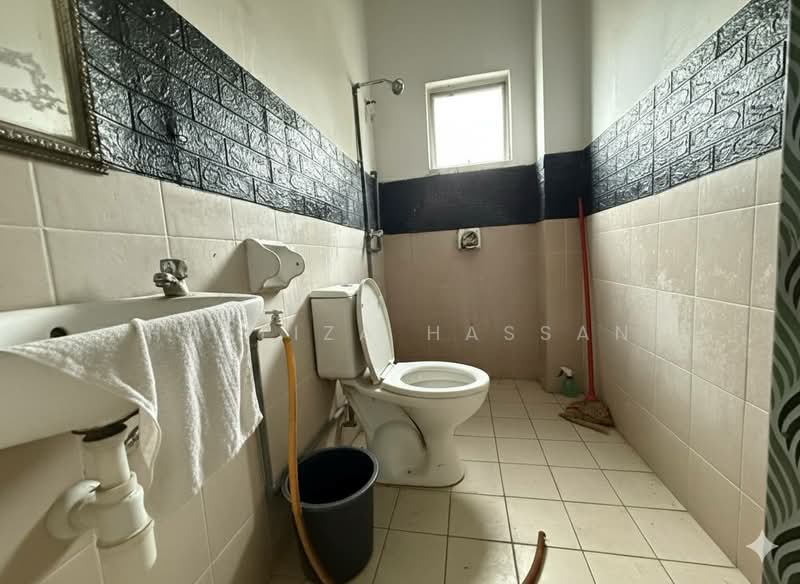 Taman Cenderawasih untuk Untuk Dijual - RM 800,000, Feb 2026 - Bathroom - PropertyGuru.com.my