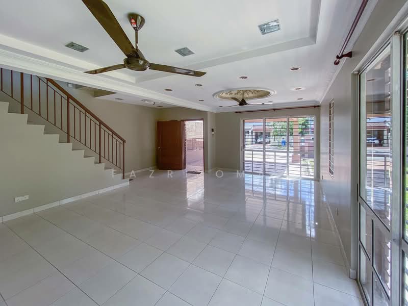 2-storey Terraced House for Sale in Alam Nusantara (Setia Alam) - Fazri Omar - Living Room - PropertyGuru.com.my