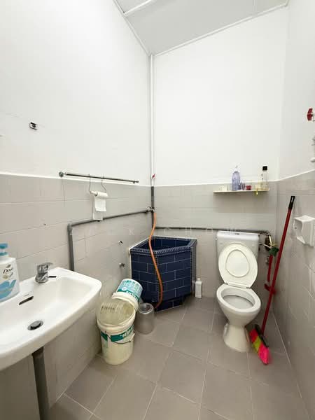 1-storey Terraced House for Sale in Taman Johor Jaya (Johor Bahru) - Zack Chow - Bathroom - PropertyGuru.com.my