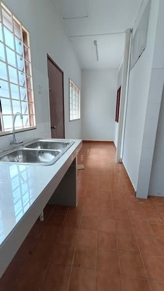 Taman Bukit Kelisa untuk Untuk Dijual - RM 440,000, Feb 2026 - Kitchen - PropertyGuru.com.my