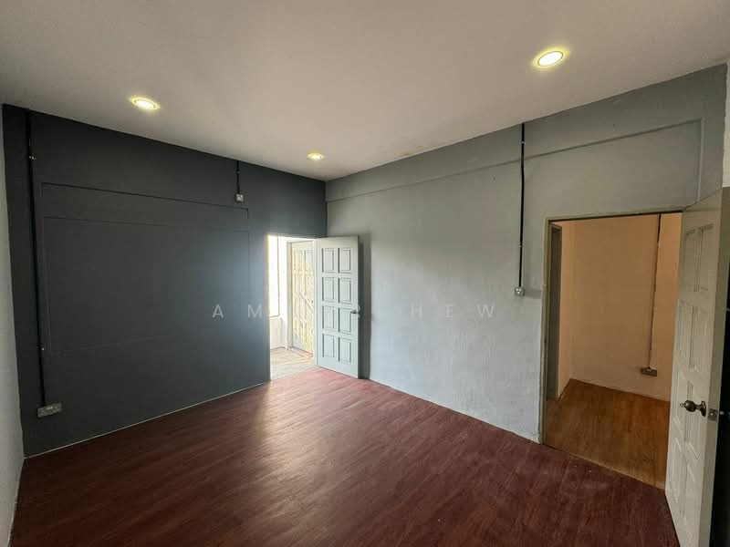 Shop / Office for Sale in Taman Tasek (Johor Bahru) - Amber Hew - Interior - PropertyGuru.com.my