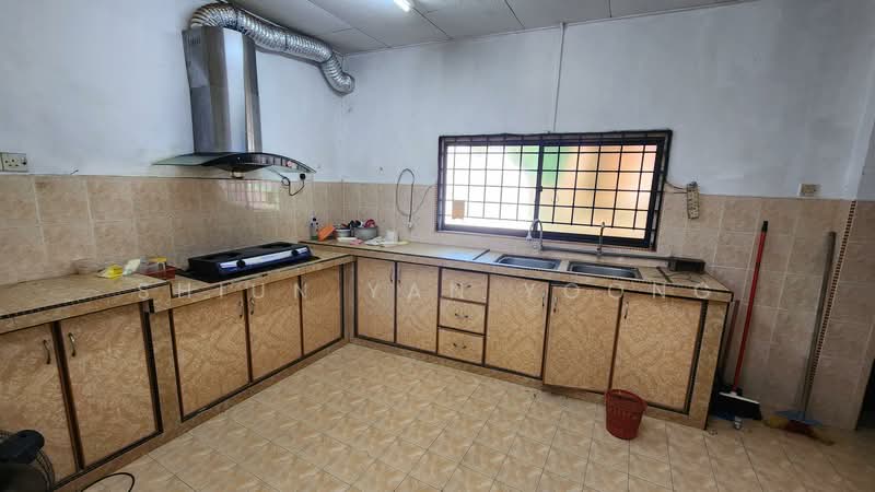 2-storey Terraced House for Sale in Gajah Berang (Melaka City) - Shiun Yan Yoong - Kitchen - PropertyGuru.com.my
