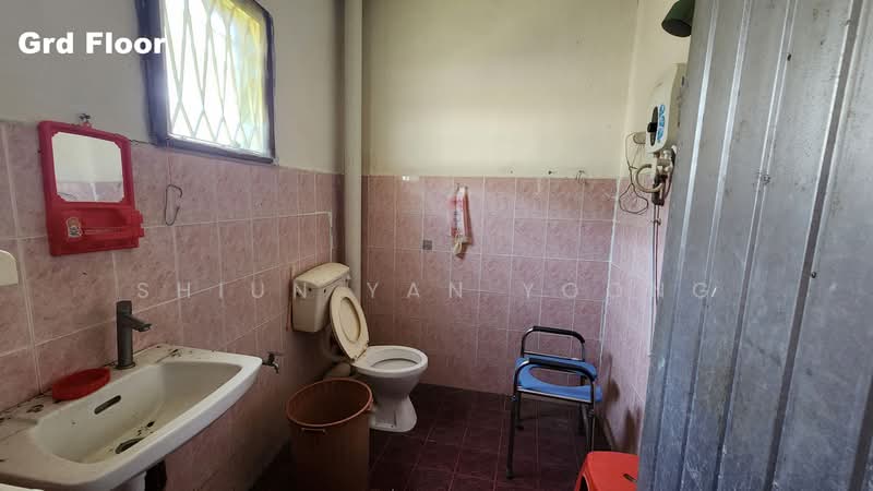 2-storey Terraced House for Sale in Gajah Berang (Melaka City) - Shiun Yan Yoong - Bathroom - PropertyGuru.com.my