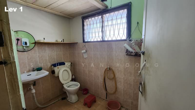 2-storey Terraced House for Sale in Gajah Berang (Melaka City) - Shiun Yan Yoong - Bathroom - PropertyGuru.com.my