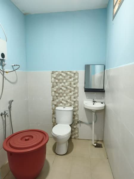 Residential Land for Sale in Machap (Kluang) - AIRUL NIZAM - Bathroom - PropertyGuru.com.my