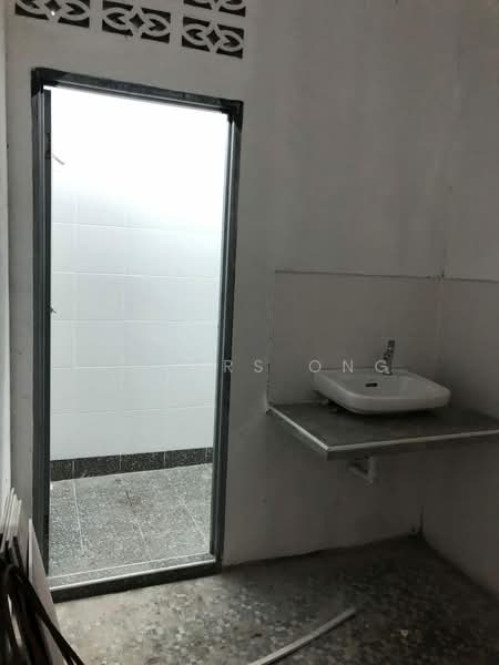 Kedai untuk Dijual di George Town (Penang) - Anders Ong - Bathroom - PropertyGuru.com.my