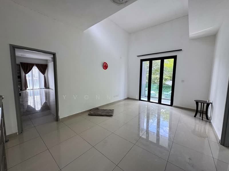 2-storey Terraced House for Sale in Taman Tiram Jaya (Ulu Tiram) - Yvonne Lim - Living Room - PropertyGuru.com.my