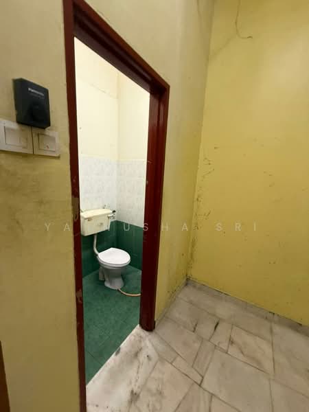 1-storey Terraced House for Rent in Taman Sentosa Perdana (Klang) - Yahnusha Sri - Bathroom - PropertyGuru.com.my