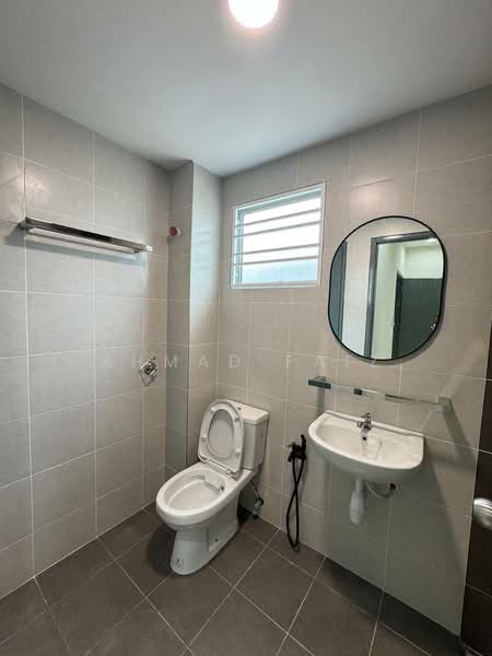 2-storey Terraced House for Rent in Dengkil (Selangor) - Ahmad Faiz - Bathroom - PropertyGuru.com.my
