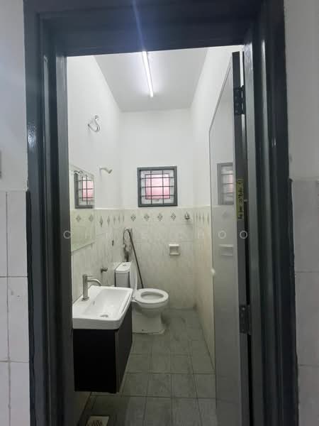 Taman Sri Haneco, Sungai Lalang, Semenyih untuk Untuk Dijual - RM 345,000, Feb 2026 - Bathroom - PropertyGuru.com.my