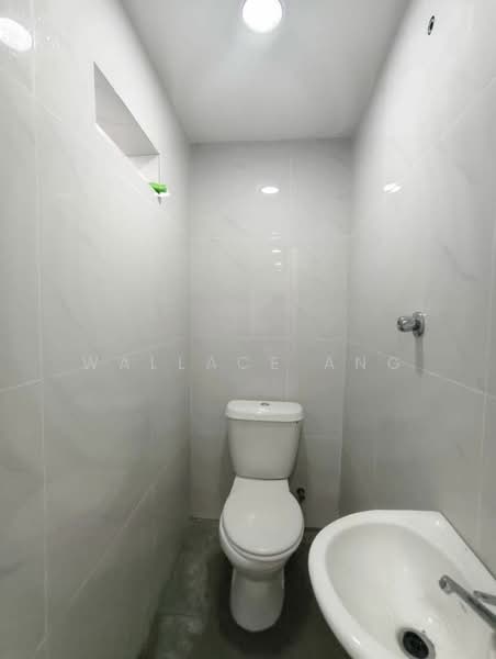 Taman Sri Pulai (Low Cost) untuk Untuk Dijual - RM 390,000, Apr 2026 - Bathroom - PropertyGuru.com.my