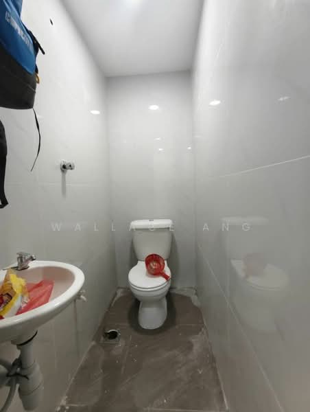 Taman Sri Pulai (Low Cost) untuk Untuk Dijual - RM 390,000, Apr 2026 - Bathroom - PropertyGuru.com.my