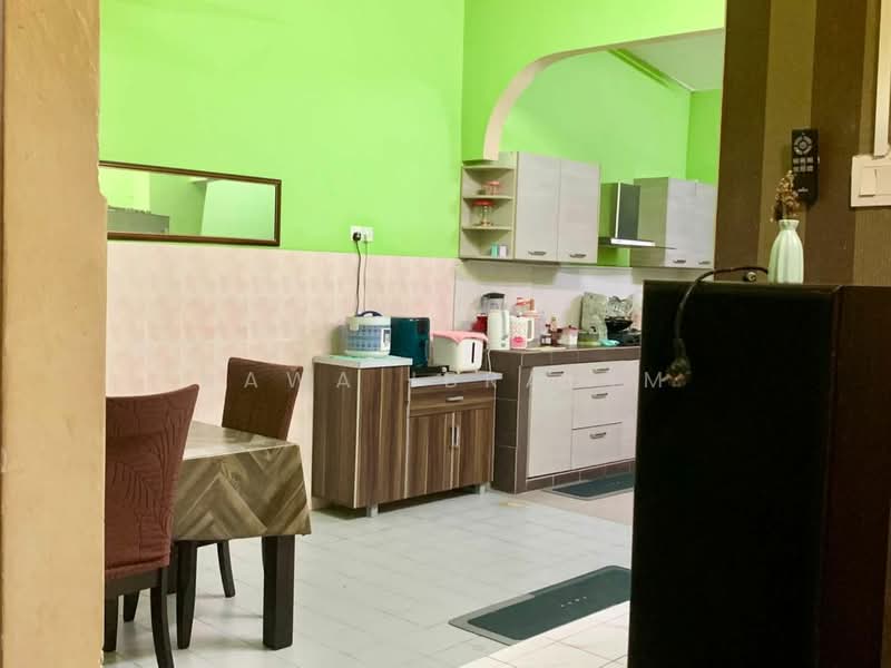 2-storey Terraced House for Sale in Taman Sinaran (Balakong) - Hawa Ibrahim - Kitchen - PropertyGuru.com.my