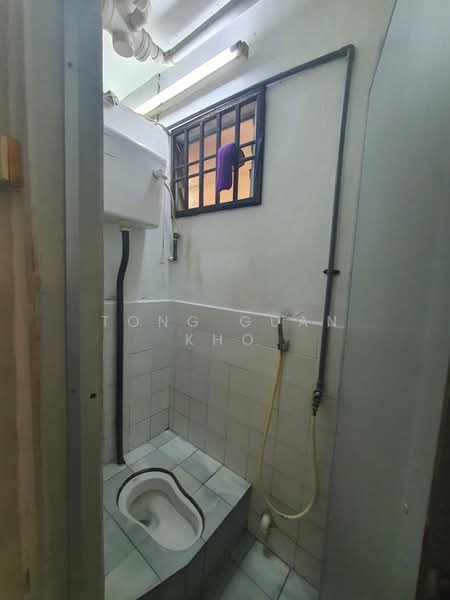 Flat for Sale at Ketapang Flat - Tong Guan Kho - Bathroom - PropertyGuru.com.my